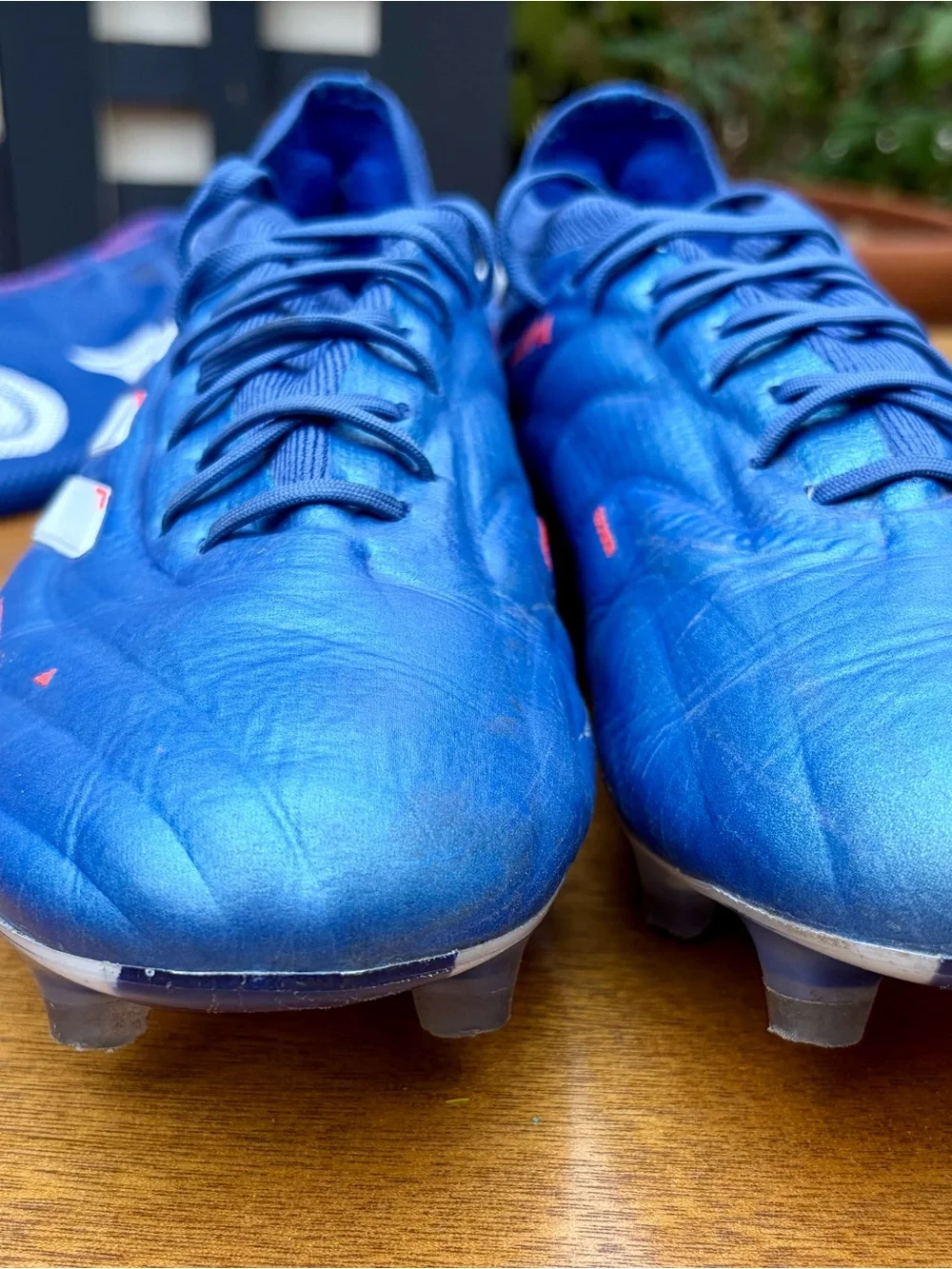 adidas Royal Blue Soccer Cleats with White Stripes 9M EUC